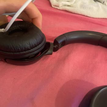 JBL Kulaklığım Yan Tarafı Kırıldı Kullanamıyorum