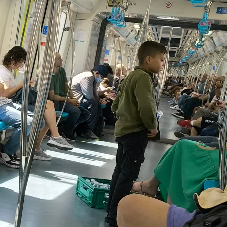 Marmaray Erenköy Durağında Dilencilerle Yolculuk Kabusu