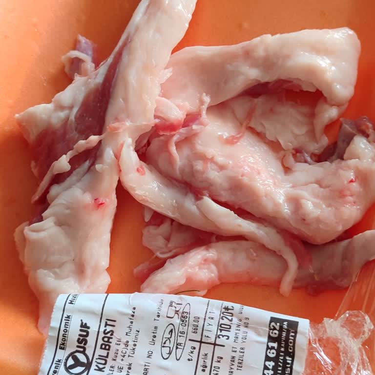 Köfteci Yusuf Tartıda Hile Yapıyor.