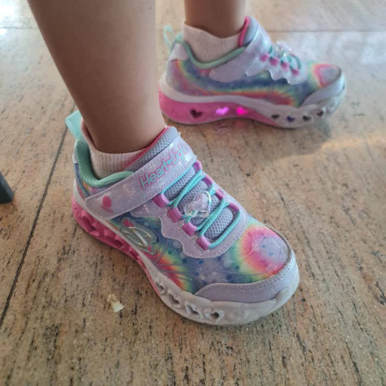 Skechers Işıklı Çocuk Ayakkabısı Yanmıyor.