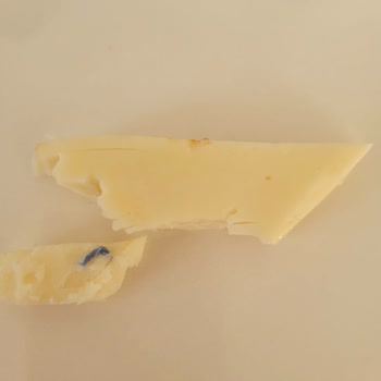 A101 Peynir İçinden Çıkan Yabancı Cisim