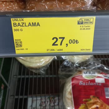 BİM İnsan Sağlığına Dikkat Etmiyor Ve Reyonda Küflenmiş Bazlama Var