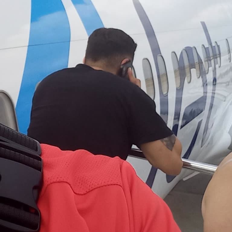 Ajet Yolcu Uçaktayken Teknik Müdahale