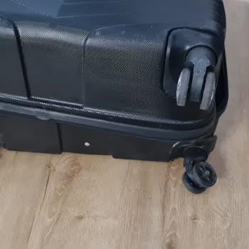 Watsons Mağazasından Aldığımız Valiz İlk Kullanımda Paramparça Oldu