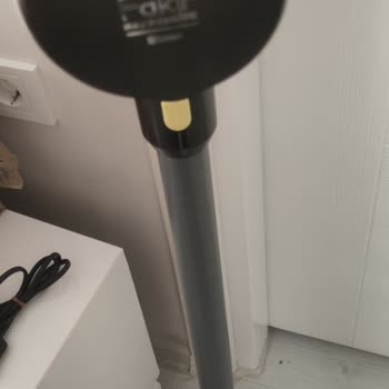 Bambi Yatak Takımıyla Gelen Fakir Dikey Süpürge Sorunu