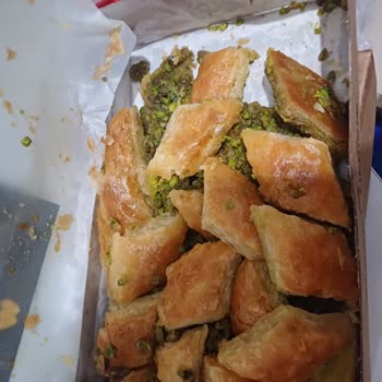 Baklavacı Mehmet Yıldırım Bayat Ve Özensiz