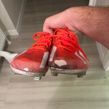 adidas Krampon Deformasyon Ve Soyulma