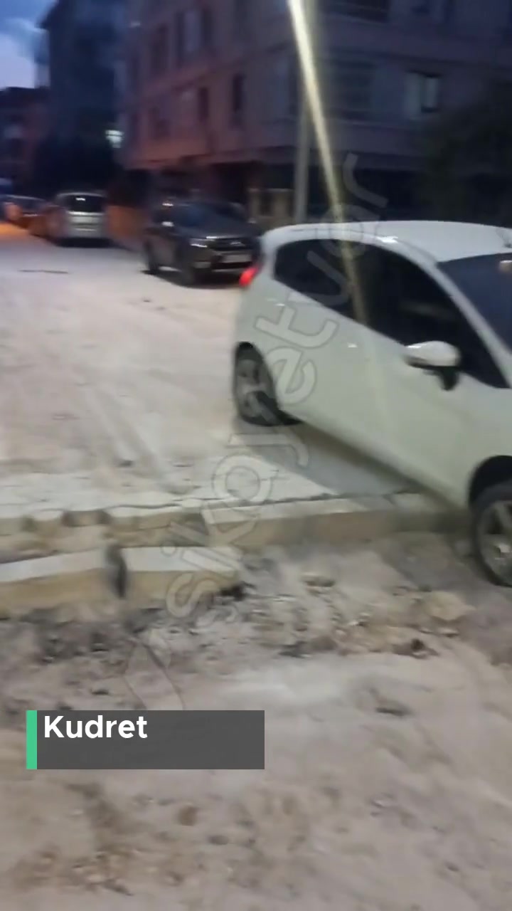 Konya Büyükşehir Belediyesi Uyarıcı İkaz İşareti Duba Tabela Eksikliği Hataya Ve Kazaya Sebebiyet! videonun kapak resmi