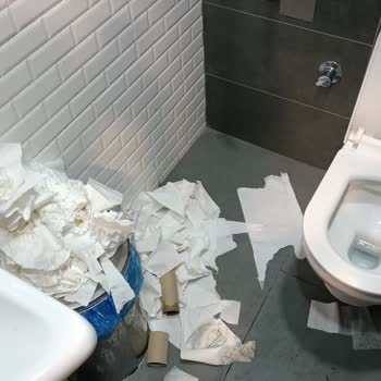 Petrol Ofisi Tuvaletler Pislik İçinde