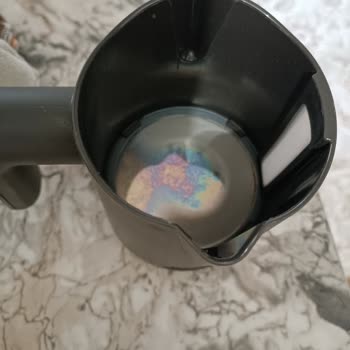 Karaca Züccaciye Barista Kahve Makinesi Dibine Tutuyor