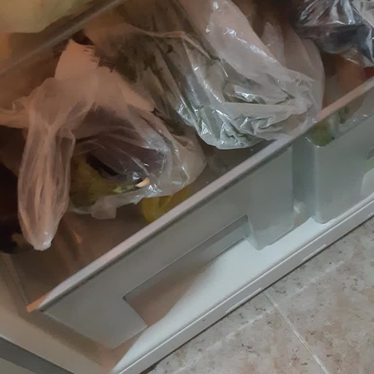 Getir Çürük Ürünleri Dolabımda Saklıyorum Her Şey Bozuldu Gelip Alacağız De