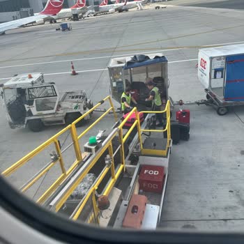 THY Valiz Paramparça Verdi Tarafıma Yeni Kumaş Valiz İstiyorum