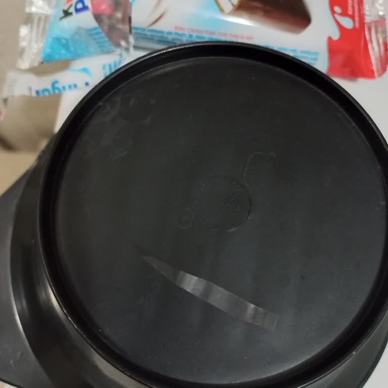 Kinder Pingui İçinde Naylon Çıktı