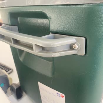 Aras Kargo Ürünlerini Fırlatıp Hasar Veriyor