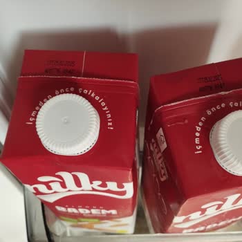 File Marketten Aldığım Milky Badem Sütü Bozuk Çıktı