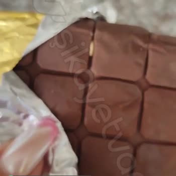 Eti Çikolatada Kurt Çıktı
