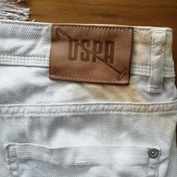 USPA U. S Polo'dan Aldığım Pantolonun Kemer Kısmında Boya Attı.
