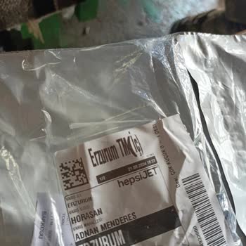 hepsiJET Yanlış Barkod Nedeniyle Kargo Karışıklığı