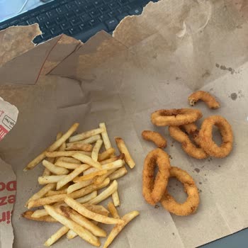 Popeyes Ürün Eksiliği Ve Özensizliği