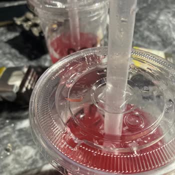 Coffy İçeceğimden Tırnak Çıktı