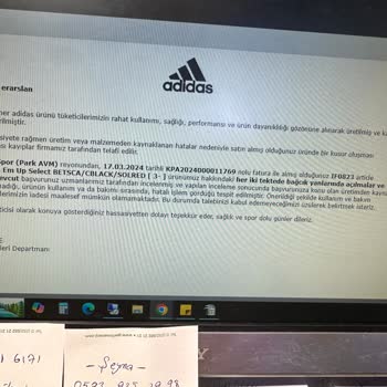 Adidas Ayakkabıyla Yürüme Kafanda Taşı Diyor