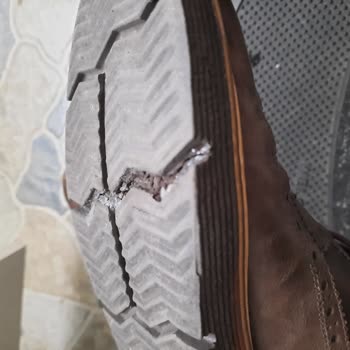 Derimod Kalitesiz Taban Kullanımı