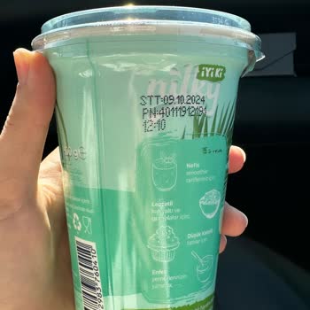 File Market Taze Yoğurt Aldım Küflü Çıktı!