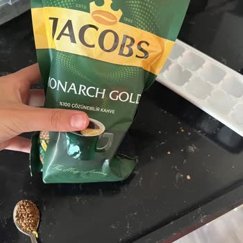 В Jacobs Monarch Gold нашел червяка