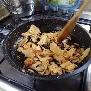 Banvit Piliç Döner Çiğ Ve Kalitesiz.