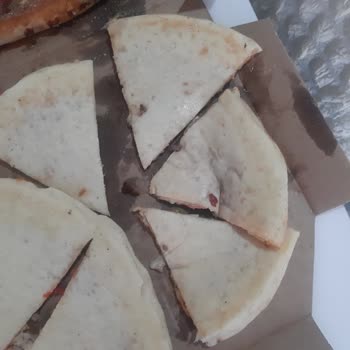 Domino's Pizza'nın Pişirilmeyen Pizzası!