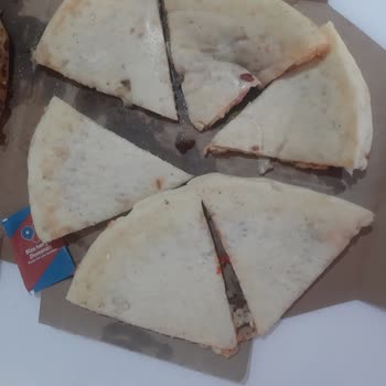 Domino's Pizza'nın Pişirilmeyen Pizzası!
