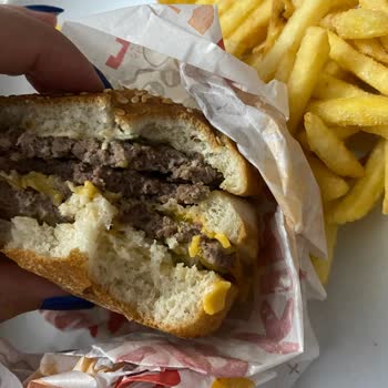 Burger King Hamburgerlere Eksik Et Koymak