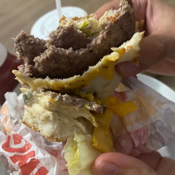 Burger King Hamburgerlere Eksik Et Koymak