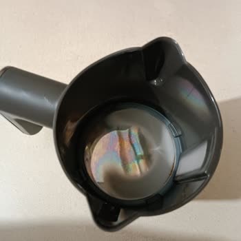 Karaca Züccaciye Kahve Makinesi Dibine Tutuyor