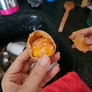 Onur Market Bozuk Gezen Yumurta Satıyor