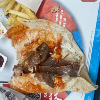 Usta Dönerci Full Küflü Dürüm Yapıyor