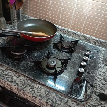 Kumtel Ankastre Setin Camı Patladı Ve Tehlike Yarattı