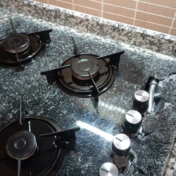 Kumtel Ankastre Setin Camı Patladı Ve Tehlike Yarattı