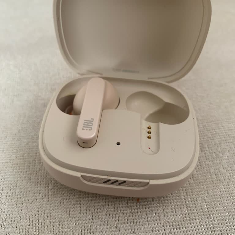 JBL Live Pro+ Kulaklığımın Teki Kayboldu.