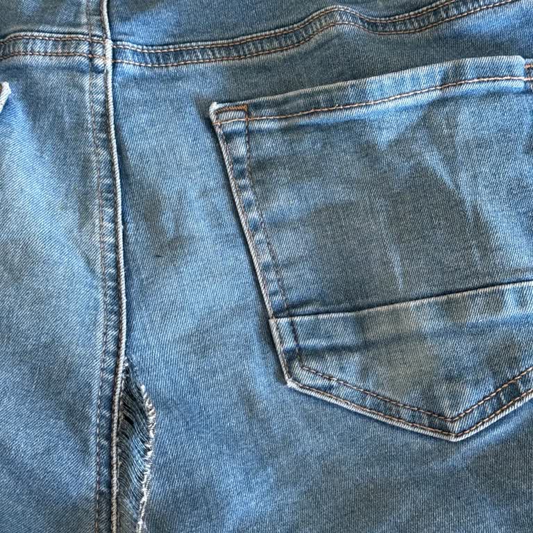 Mavi Çürük Pantolon.