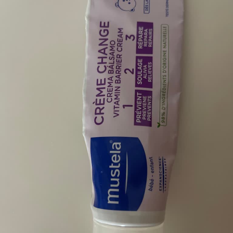 Mustela Pişik Kremi Sivilce Yapıyor