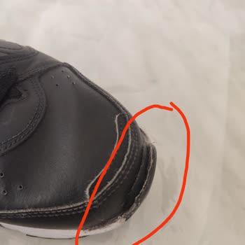 Nike Ayakkabımın Burun Kısmı Açıldı
