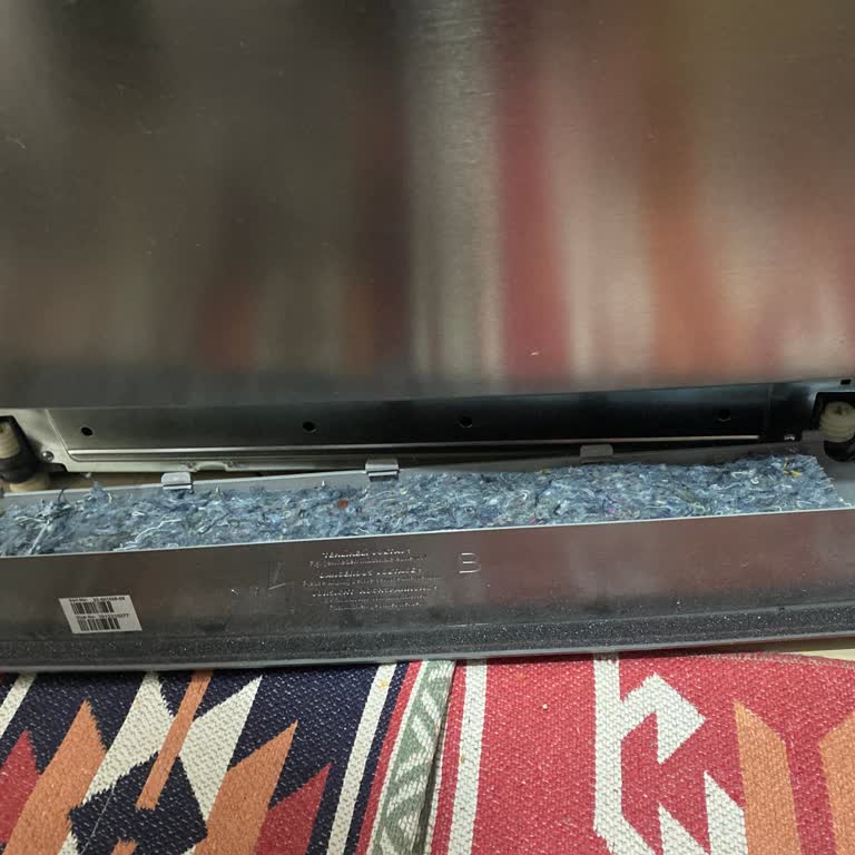 Beko Bulaşık Makinesi Kapağın Altındaki Ön Panjurun Düşüp Durması