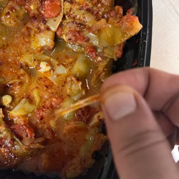Yemeksepeti Yemek Siparişinde Cam Parçası Tehlikesi