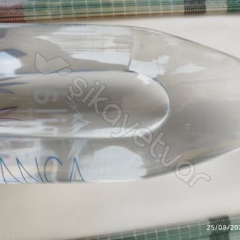 Mila Su Cam Şişe Suyun İçerisinde Gezinen Parçacıklar!