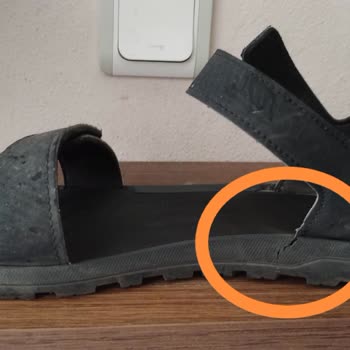 Trendyol Decathlon Erkek Sandalet Tabanında Kırılmalar Oluştu.