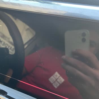 Volkswagen Arabanın Ekranı Çatladı!