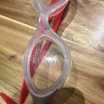 Speedo Defolu Havuz Gözlüğü Ve Sorumsuz Müşteri Hizmetleri