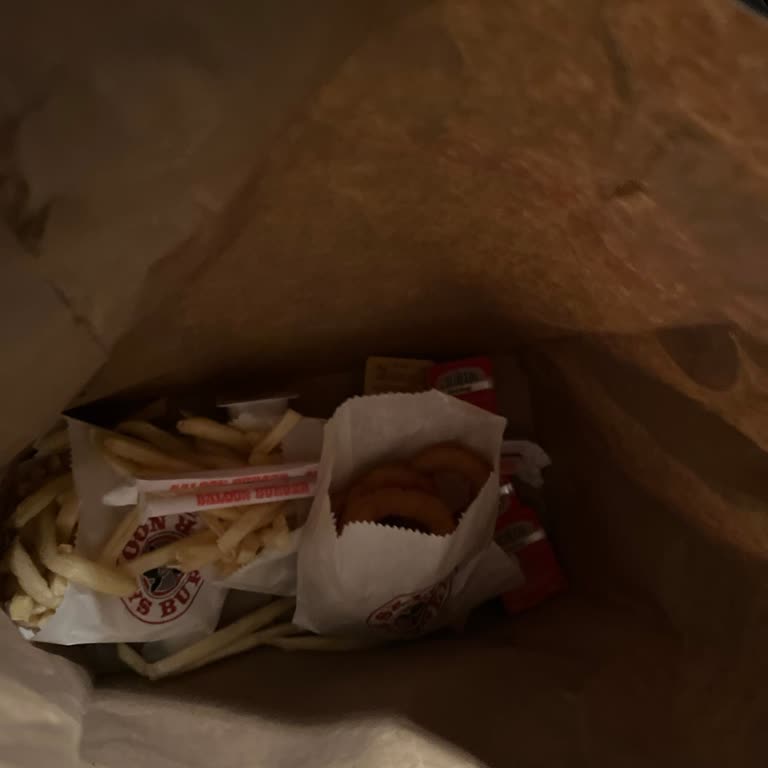 İnegöl Avm Eksik Hamburger Ve Yetersiz Müşteri Hizmeti