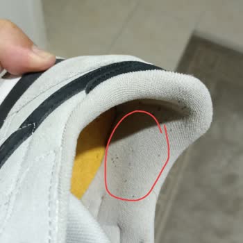 Reebok Spor Ayakkabı Üretim Hatası